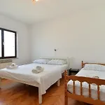 شقة Nera فاجانا