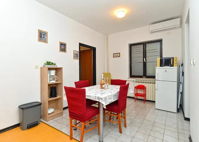 Nera Διαμέρισμα *