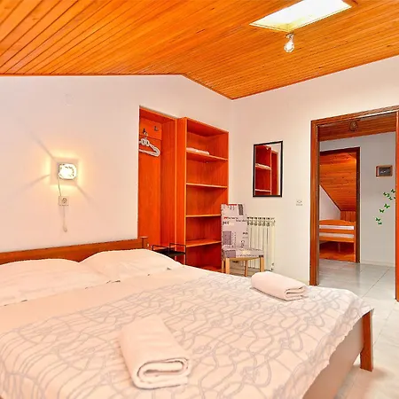 Nera Apartment *