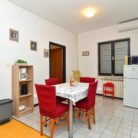 Nera Apartment *