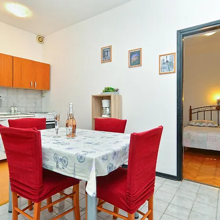 Nera Apartment *